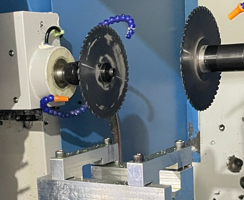 精密加工能力-七軸剖切加工機